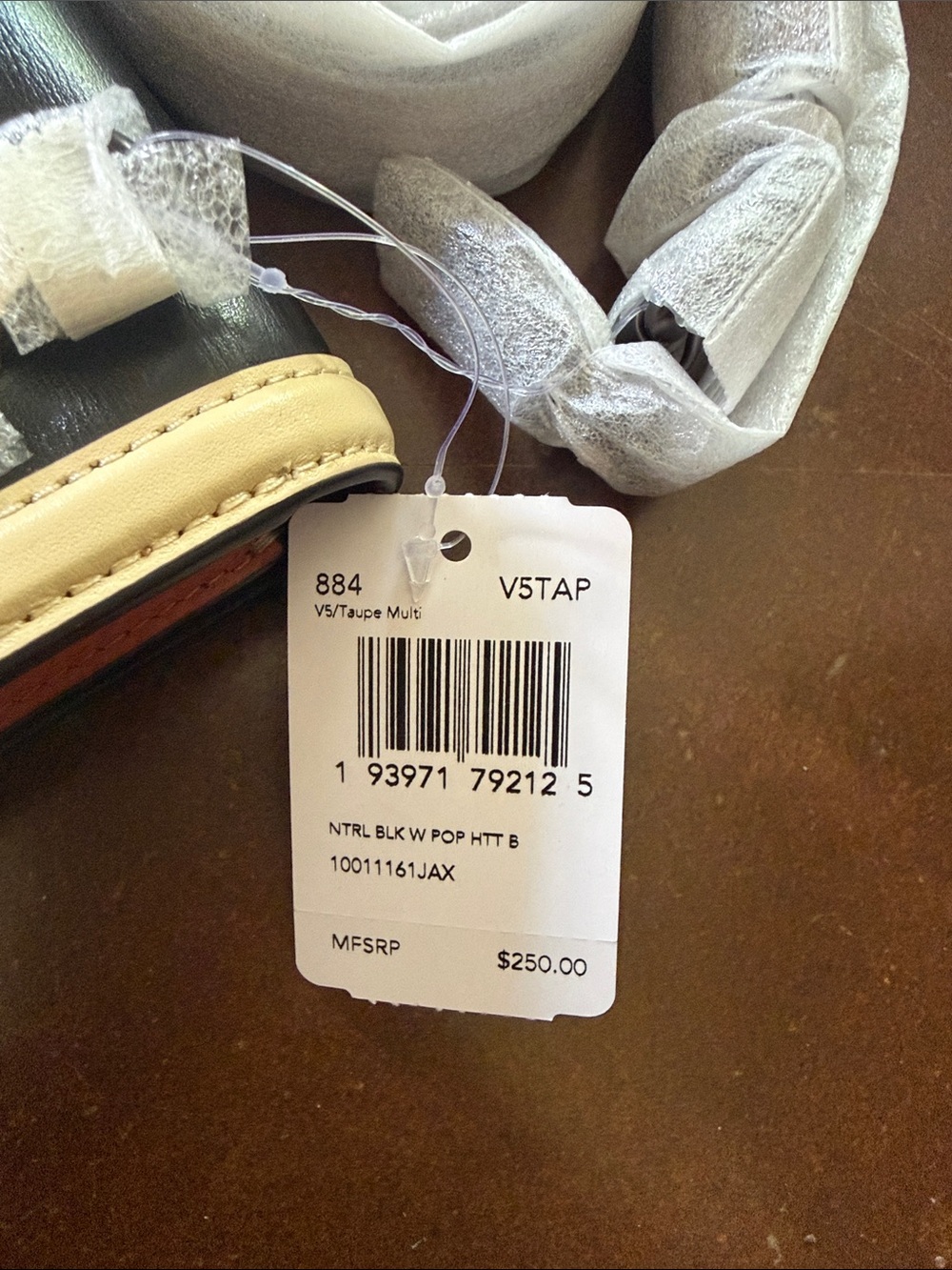 Coach Colorblock Leather purse in Black with tan and Cream Trim - Picture 3 of 3